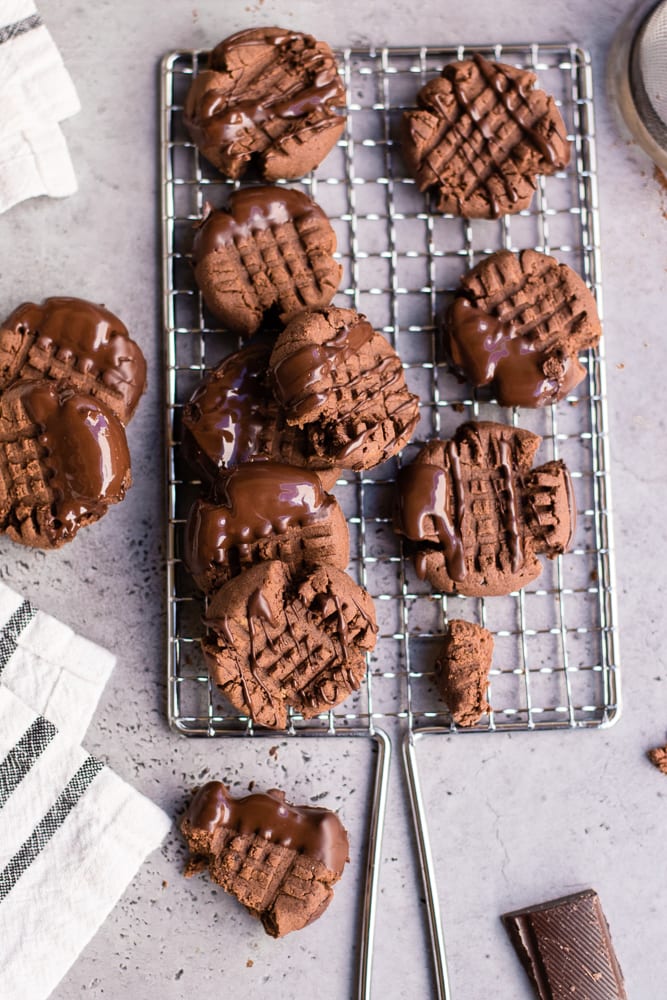 Healthy Double Chocolate Flourless Peanut Butter Cookies (gluten-free, low carb)