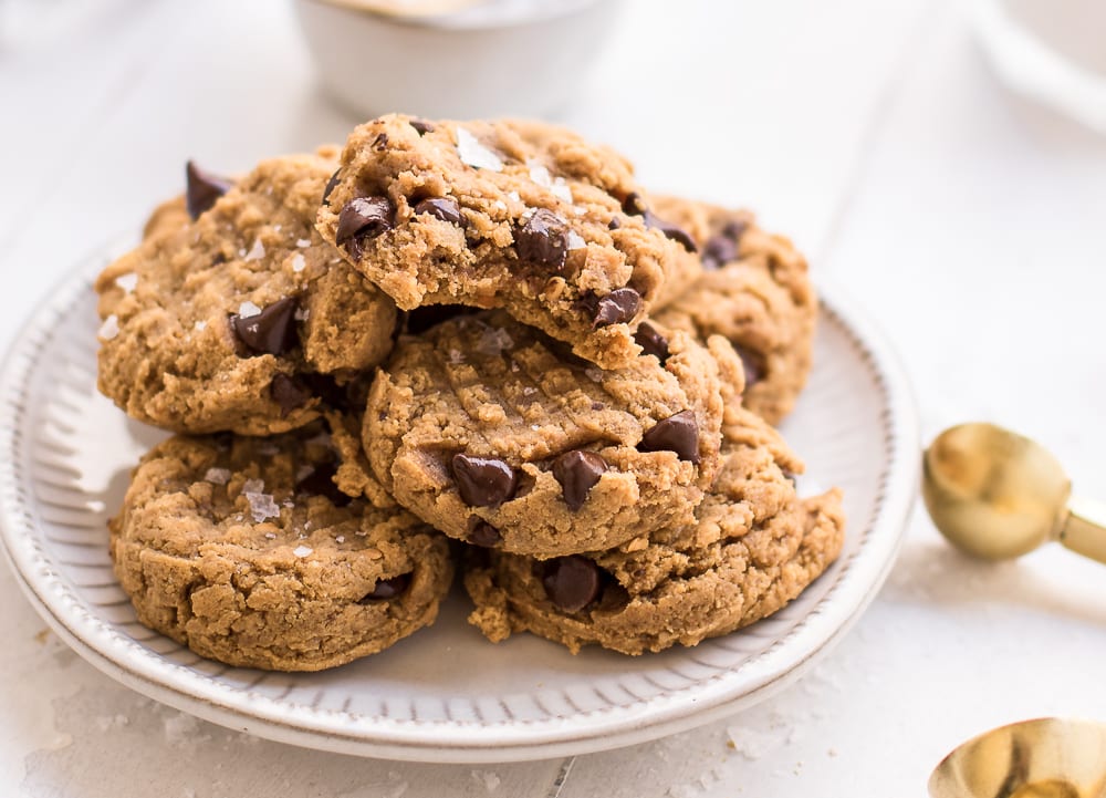 Healthy Soft & Chewy Chocolate Chip Cookie