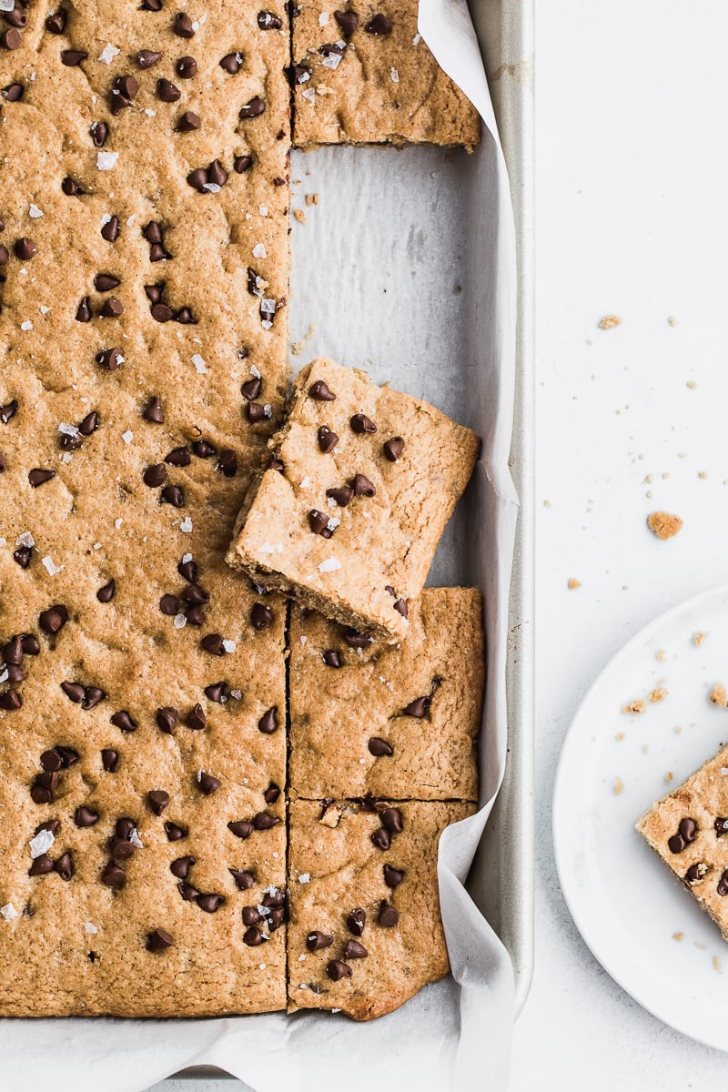 Peanut Butter Chocolate Chip Cookie Bars