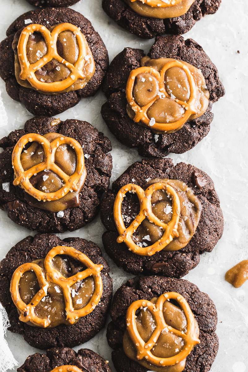 Chocolate cookies with salted caramel and pretzels.
