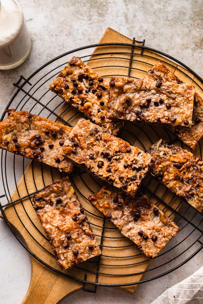 Super delicious cookie crusted healthy magic bar recipe