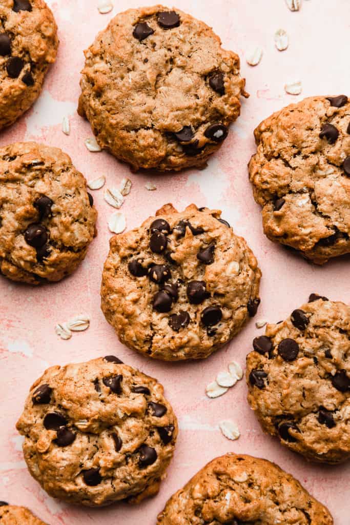 healthy oatmeal cookies with chocolate chips