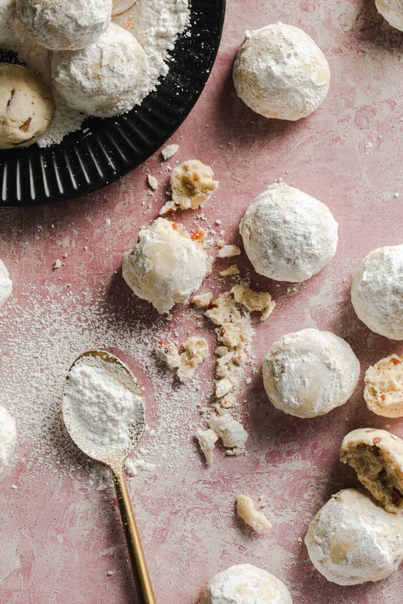 the best vegan snowball cookies aka melt-aways 