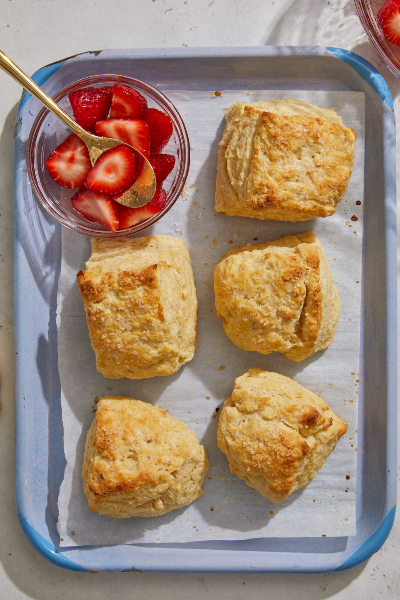 vegan strawberry shortcake biscuits